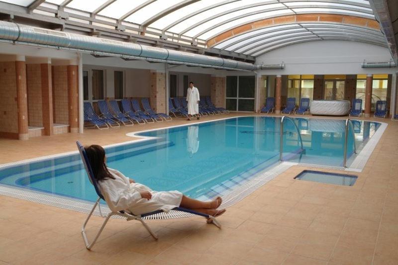 Ta'Karos Apartman Zalakaros Buitenkant foto